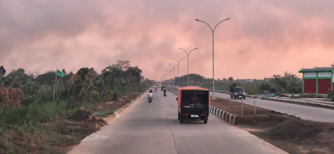Kebakaran di Jalan Guru Besar, Lima Unit Pemadam Dikerahkan