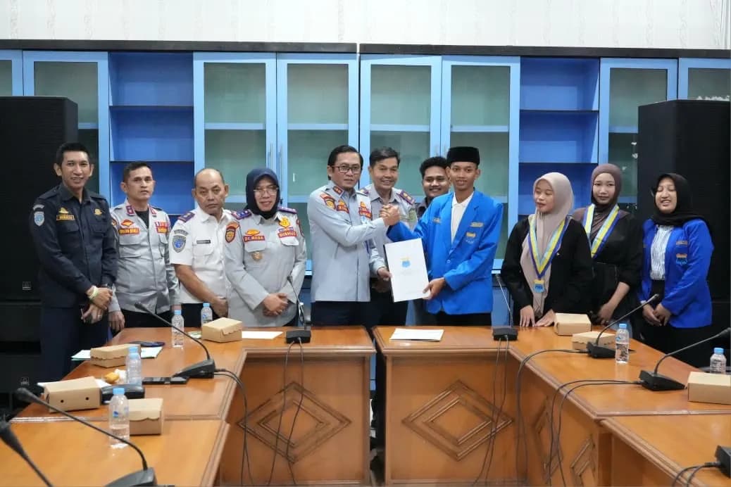 Dishub Kutim Terima Audiensi PMII - Pembenahan Terminal dan Parkir jadi Aspirasi