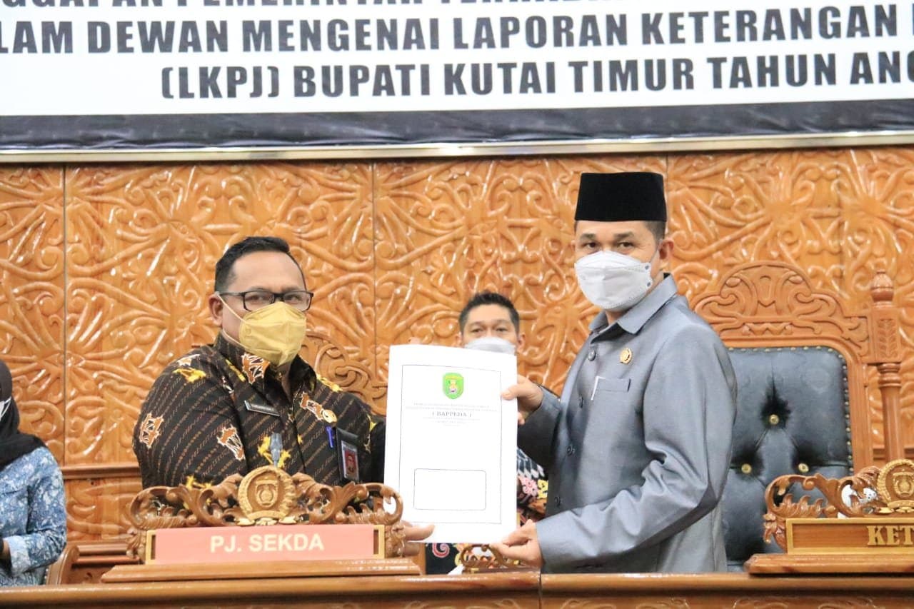 Yuriansyah Sampaikan Jawaban Pemerintah terhadap Pemandangan Umum Fraksi DPRD Kutim