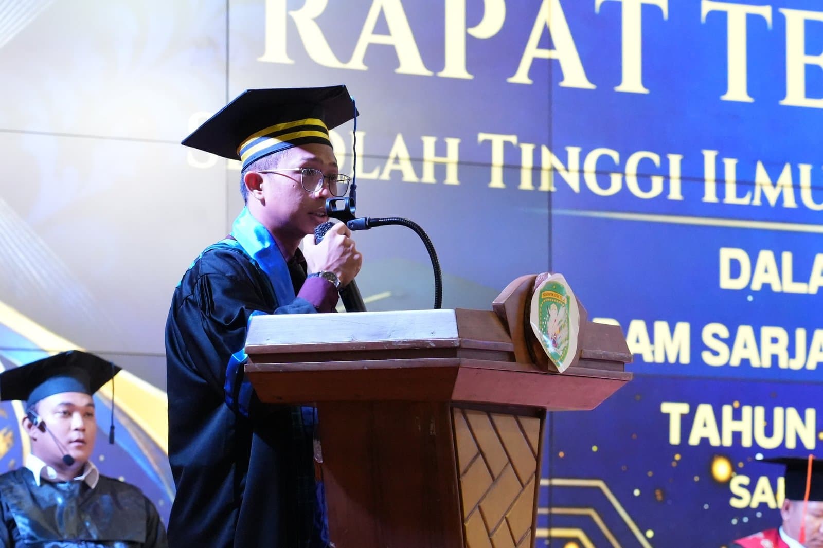 Di Balik Toga Ada Perjuangan, Pesan Haru Wisudawan STIE Nusantara