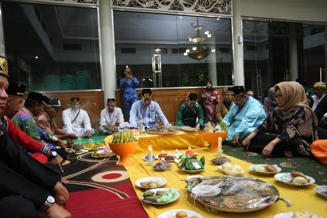 41 Jajanan Tradisional Jadi Menu Ngatur Dahar - Dipimpin Sultan, Dihadiri Petinggi Kerajaan