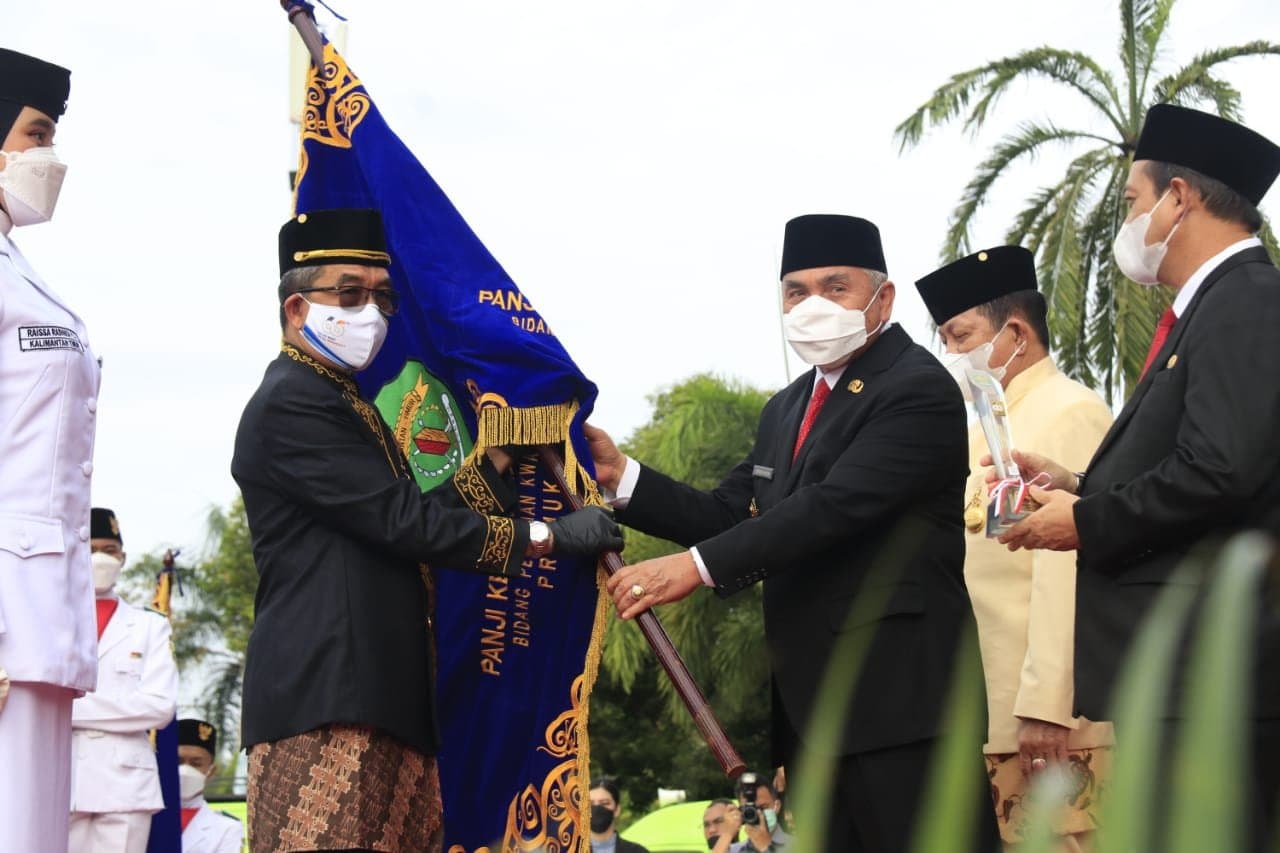 Kutim Raih Dua Panji Keberhasilan Pembangunan Kaltim - Empat Kategori Lainnya Sukses Diperingkat 2 dan 3