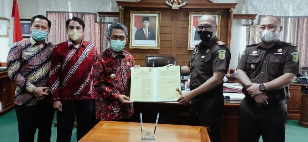 Pemkab dan Kejari Kutim Teken MoU - Penanganan Masalah Hukum Perdata dan Tata Usaha Negara