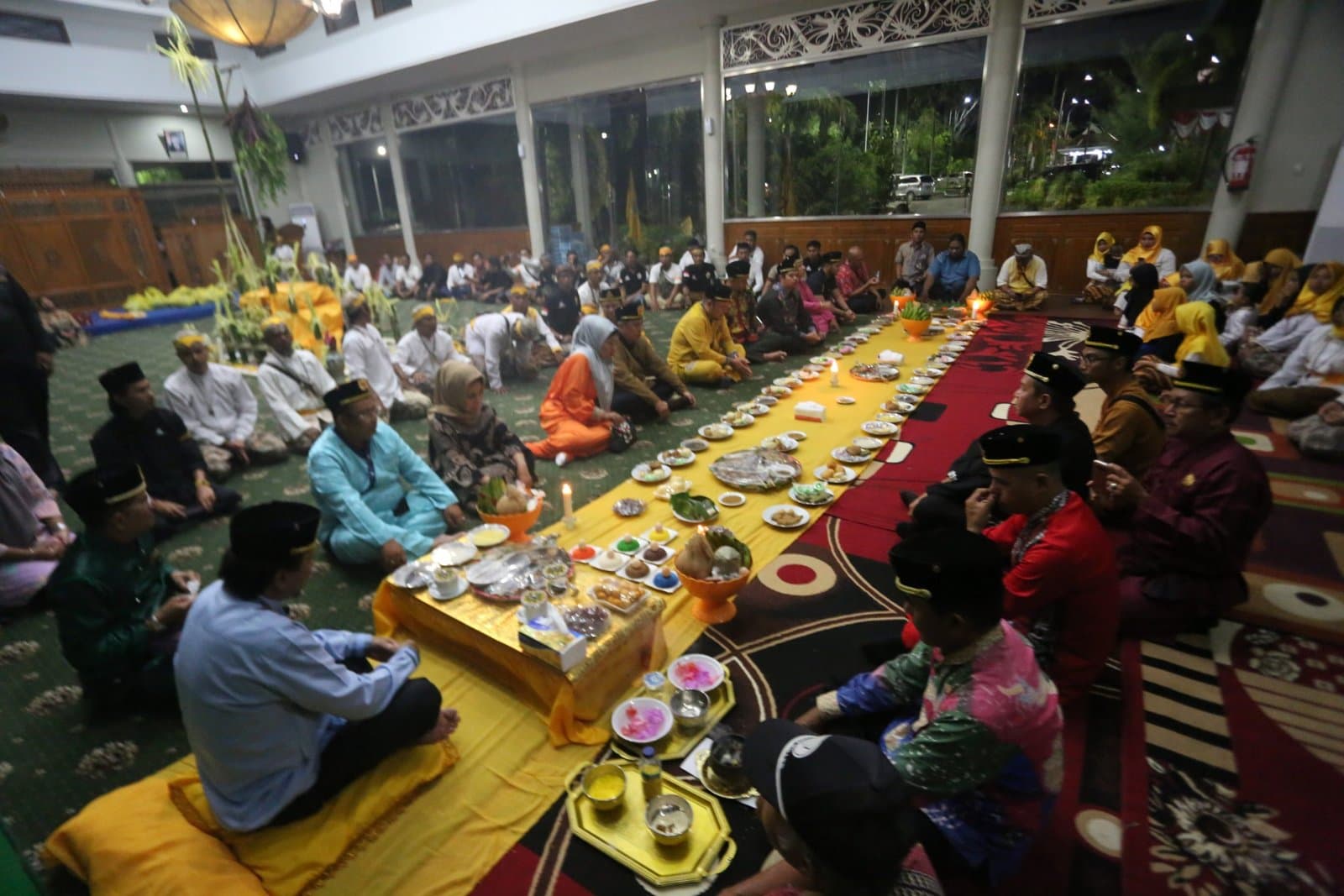 Ismu Gelar Ngatur Dahar di Pendopo - Ritual Pensucian Diri, Lestarikan Budaya Kutai