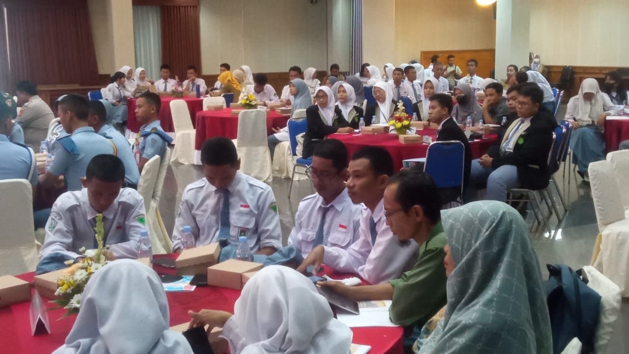 Kesbangpol Gelar Kewaspadaan Dini - Generasi Muda Diajak Konversi Tantangan Jadi Peluang
