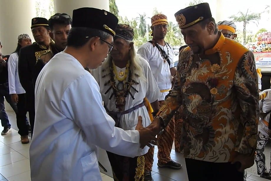 Kesultanan Kutai Kukuhkan Pengurus LBAK Kutim Periode 2022-2027