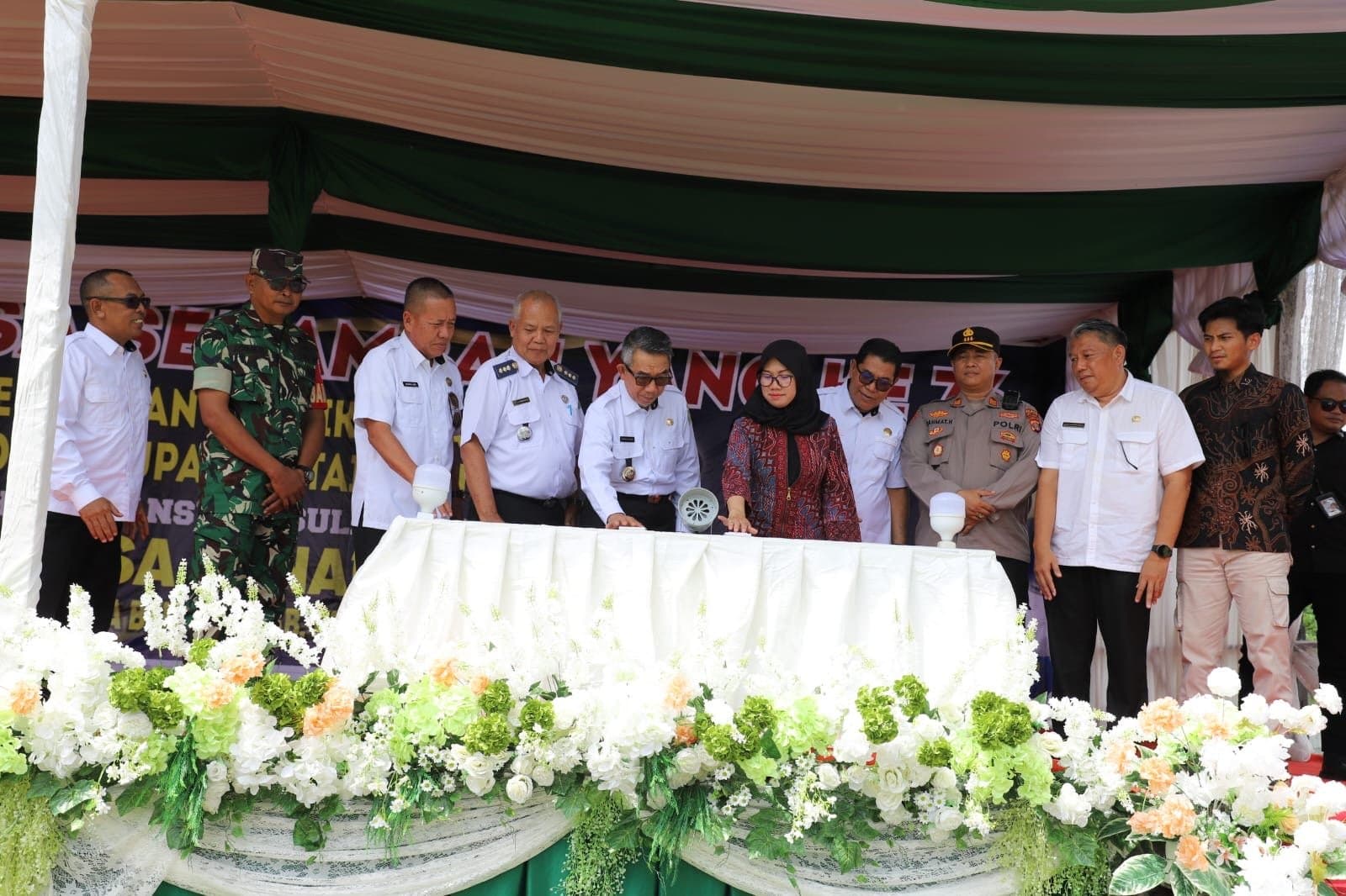 Setelah 76 Tahun, Senambah dan Mulupan Kini Diterangi Listrik PLN 24 Jam 