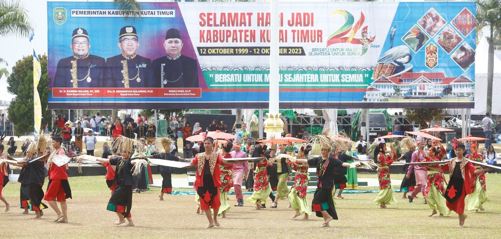 Puncak HUT ke-24 Kutim Disemarakkan Launching Jingle Magic Land dan Tari Kolosal
