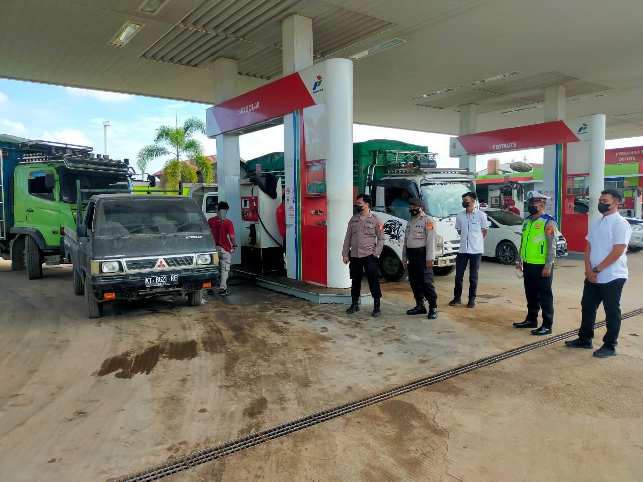 Polres Kutim Sidak SPBU di Sangatta Utara - Upaya Tertibkan Antrean dan Tindak “Pemburu BBM”