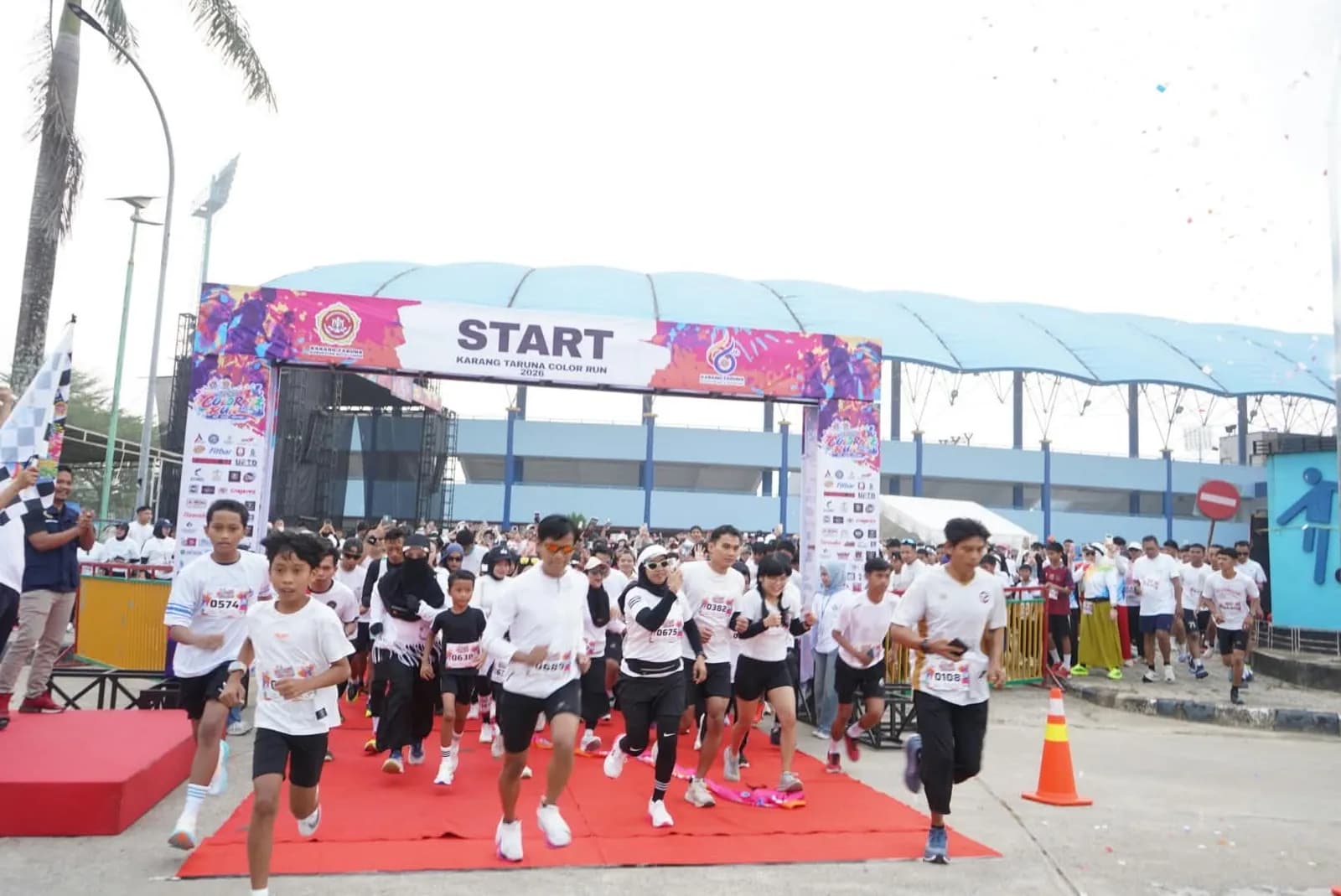 Seribu Lebih Pelari Ramaikan Color Run Karang Taruna Kutim