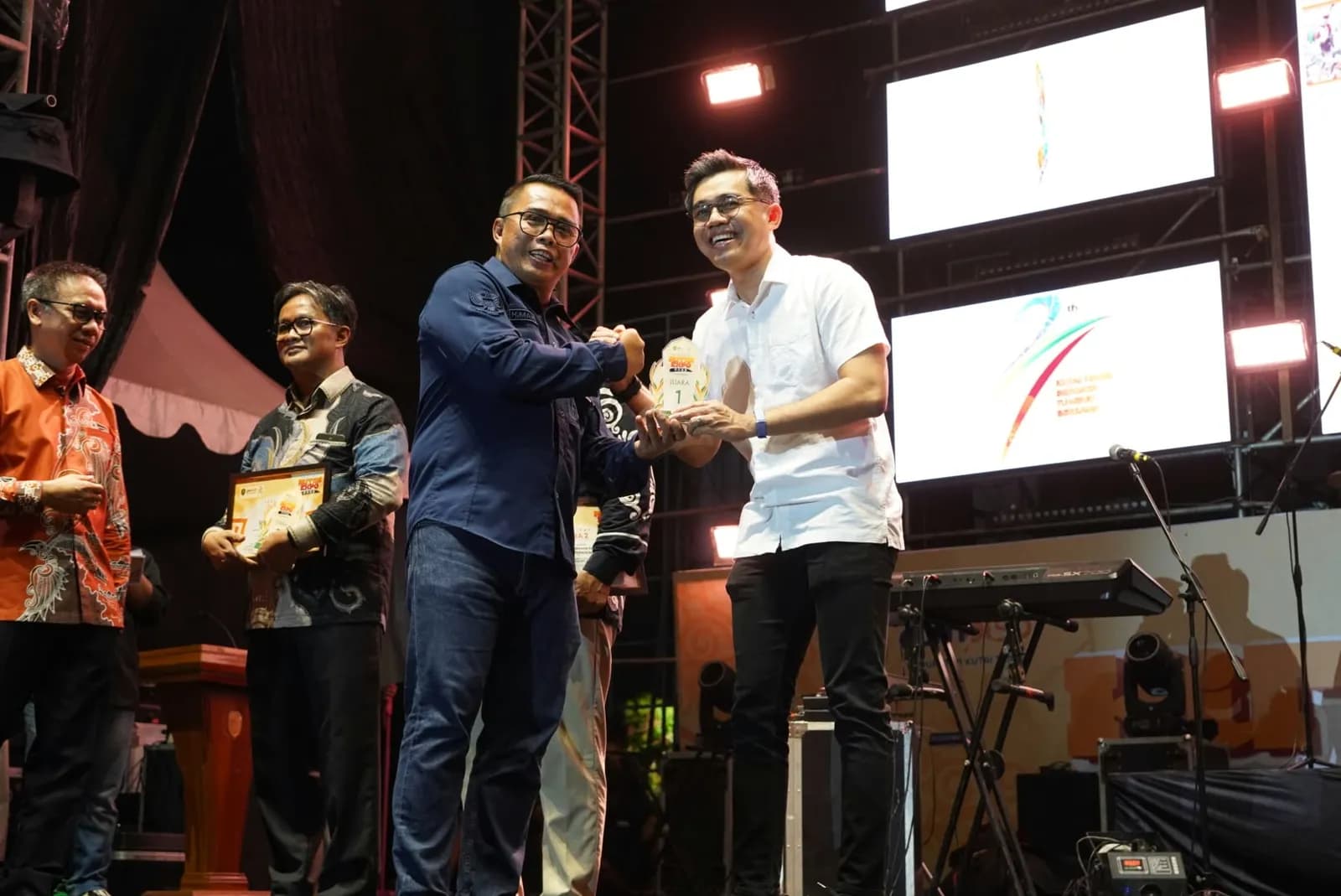 Setkab Kutim Raih Juara Umum Stan Terbaik PRKE 2026