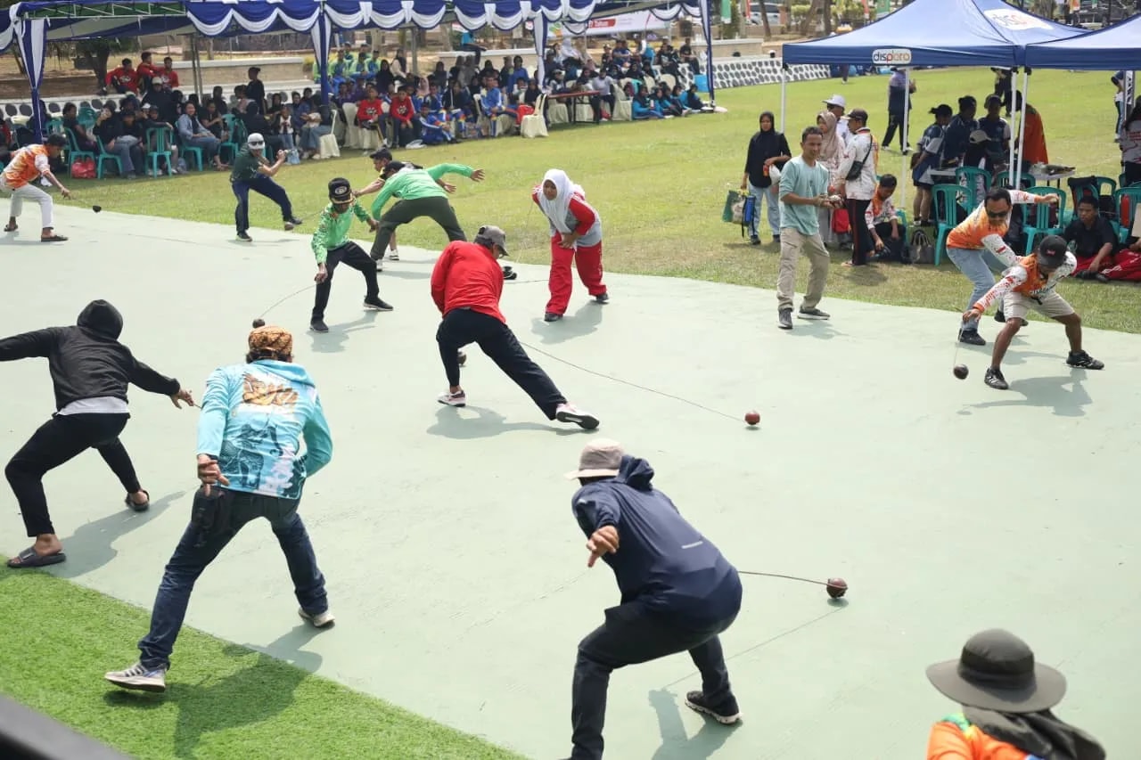 Delapan Lomba Olahraga Tradisional Semarakkan HUT ke-27 Kutim
