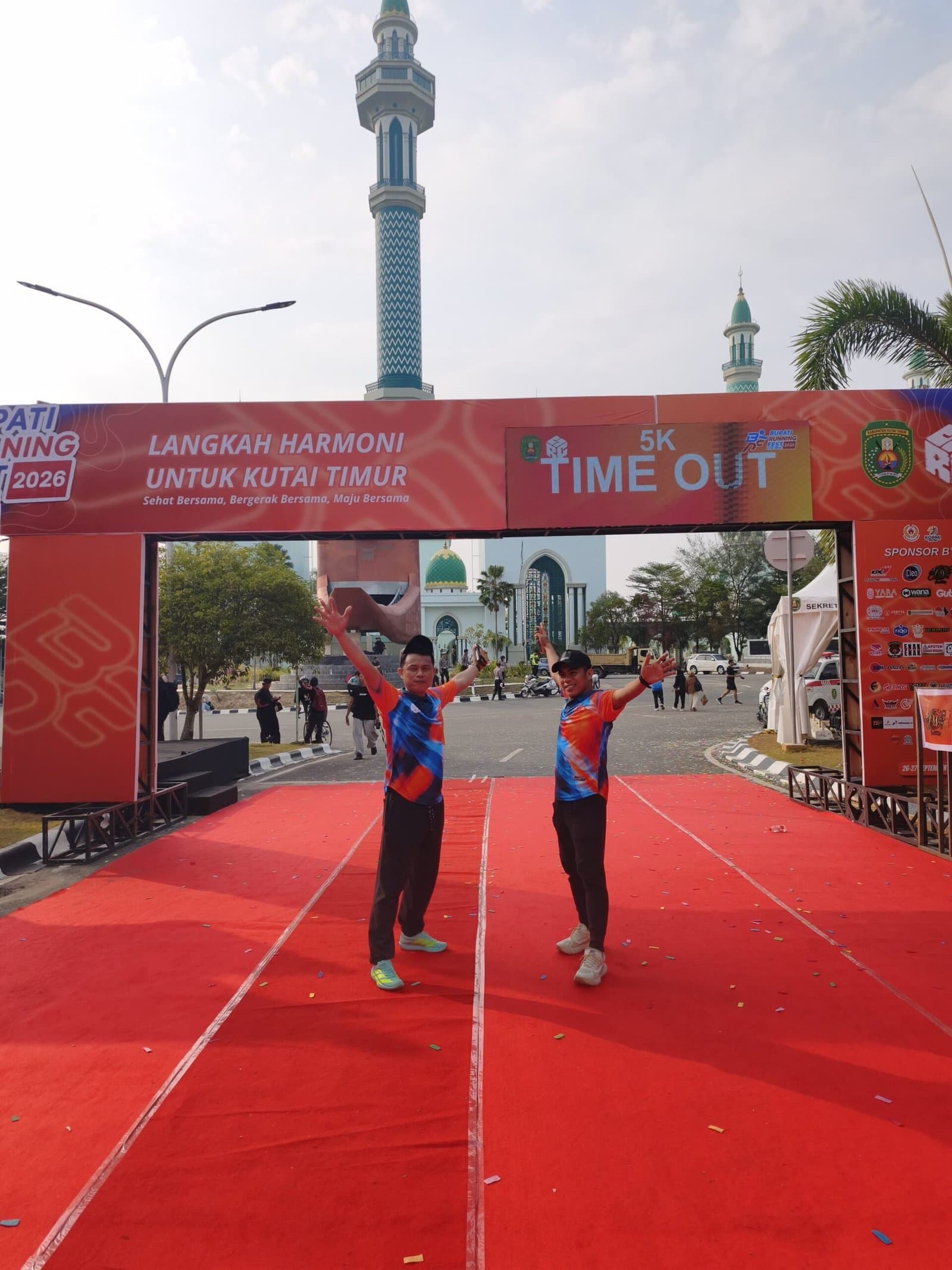 IKA-HIPMA KT Berlari Bersama Ribuan Warga, Kuatkan Semangat Kebersamaan di Kutim