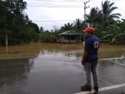 Banjir Merendam Kawasan Teluk Pandan – Arus Mudik Terganggu, Pemudik Gunakan Truk