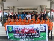 Tim Sepak Bola U-14 Kutim Bertolak Ke Solo – Dilepas Bupati, Ikut Turnamen Piala Menpora