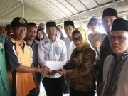 Encek Firgasih Tinjau Lokasi Kebakaran di Mulupan – Sekaligus Serahkan Bantuan Ke Korban