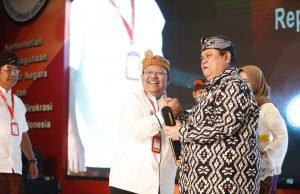 Bupati Terima SAKIP Award 2019 – Pemkab Kutim Stabil Dengan Predikat B