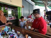 Ismu Ingatkan Masyarakat Cegah Covid-19 – Kembali Bagikan Marker Gratis, Untuk Warga Sangatta Selatan