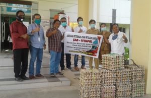 Peduli Tim Medis COVID-19 – Peternak Binaan KPC Sumbang 1.800 Telur Ayam