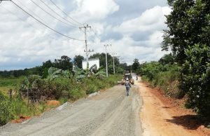 Jalan Desa Tanjung Labu-Rantau Makmur Ranpul Mulai “Dihitamkan” – Listrik, Air Bersih dan Internet Juga Sentuh Warga