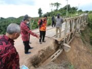 Bupati Kutim Blusukan Ke Rantau Pulung – Tinjau Penanganan Jalan Putus di KM 19 dan Jembatan Rusak di KM 30