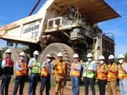 Direncanakan Maret 2022, Truk 237 Ton Berdiri di Bukit Pandang
