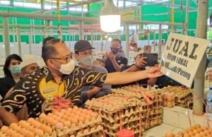 Wabup Sidak ke Dua Pasar di Sangatta – Pastikan Ketersediaan Bahan Pokok Saat Ramadan