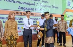 SMK Muhammadiyah 1 Sangatta Utara Lepas 198 Lulusan – Alumni Diharapkan Punya Kemampuan Lebih