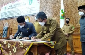Bupati dan DPRD Kutim Setujui Dua Raperda Inisiatif – Terkait Penyelenggaraan Ketenagakerjaan dan Pembentukan Sebelas Desa Raperda Ketenagakerjaan