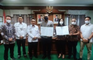Momen Penting Masa Depan KEK di Maloy – Bupati Kutim Saksikan PT MBTK dan PSI Teken PKS