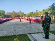 Tingkatkan Disiplin, Babinsa Jadi Pembina Upacara SDN 001 Sangatta Utara