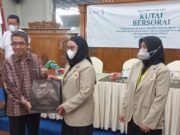 Rampung KKN di Kutim, Mahasiswa UGM Dilepas Bupati Kembali ke Yogya