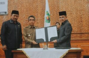 Propemperda Inisiatif Pemerintah dan Insiatif Dewan Ditandatangani !