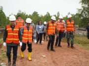 Bangun Jalan Pendekat Pelabuhan Kenyamukan, PT KPC Komitmen Membangun Kutim