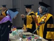 STAIS Kutim Wisuda 143 Mahasiswa, 5 Lulusan Terbaik Diberi Beasiswa ke S2