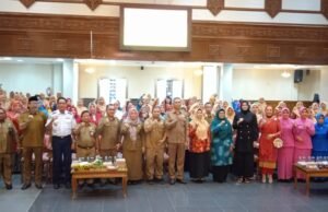 Peringati Hari Ibu dan HUT ke-24 DWP, DPPPA Kutim Gelar Seabrek Lomba