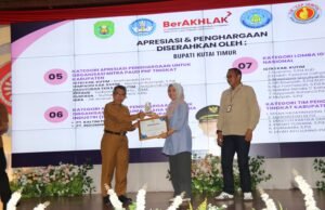 Pemkab Kutim Apresiasi 101 GTK, Ormit, Dudi dan Bunda PAUD
