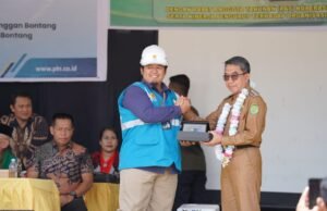 763 Pelanggan Desa Senyiur Nikmati Listrik 24 Jam PLN – Ardiansyah Imbau Warga Gunakan Dengan Bijak