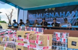 KPPBC Sangatta Musnahkan BMN BKC Ilegal – Jutaan Batang Rokok dan Ratusan Liter Miras Senilai Rp 973,4 Juta