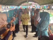 Bupati Kutim Apresiasi Kontribusi dan Semangat KKN Mahasiswa UINSI Samarinda di Teluk Pandan