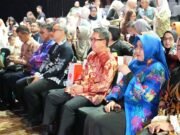 Ardiansyah Saksikan Penampilan Memukau Batik Kutim di IFW 2025
