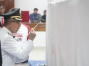 Komunitas Perupa Sangatta Rayakan HUT ke-80 RI dengan Lukisan Raksasa 45 Meter
