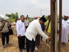 Mahyunadi Pancangkan Tiang Pertama Masjid Al Mansyur, Mahyudin Donasi Rp1 Miliar