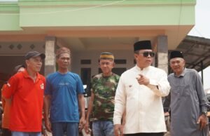 Mahyunadi Sempatkan Tinjau Lokasi Kebakaran di Sepaso